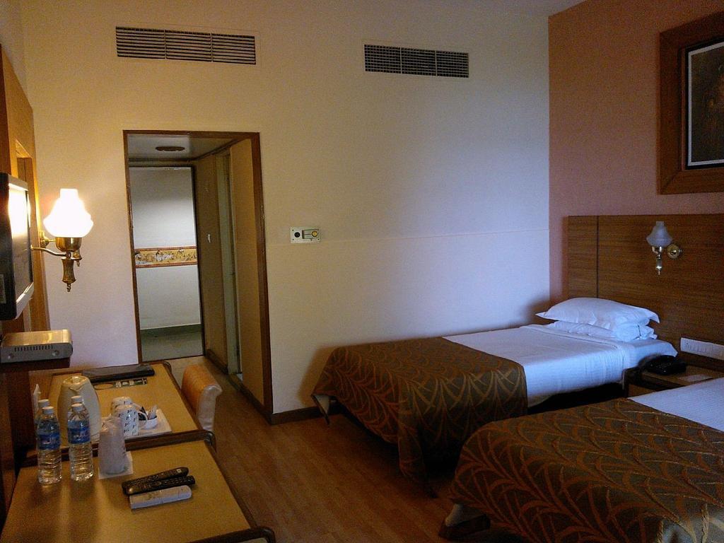Hotel Lake View Ashok Bhopal Esterno foto